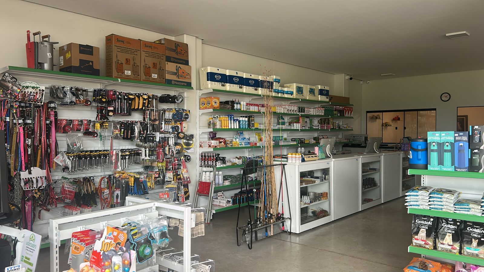 Ferramentas, medicamentos e produtos disponíveis na Agricampo